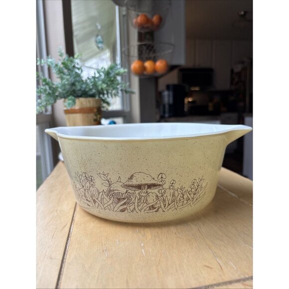 Vintage Pyrex 475-B Forest Fancies Mushroom Casserole Baking Dish No Lid 2.5 - Picture 2 of 9